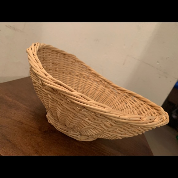 Pottery barn inspired Vintage Wicker Basket 🧺 - Picture 2 of 8